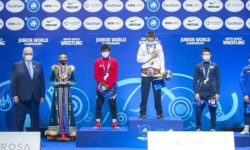 Двумя «бронзами» завершился для Казахстана первый медальный день чемпионата мира по борьбе среди юниоров