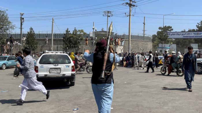 Талибы открыли огонь по митингующим в поддержку нацфлага
                18 августа 2021, 15:11