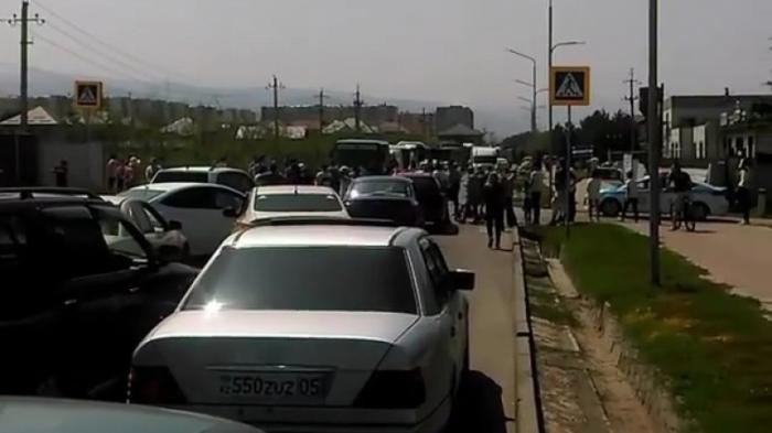 Жители крупного ЖК в Алматы перекрыли дорогу из-за отключения электричества
                18 августа 2021, 17:29