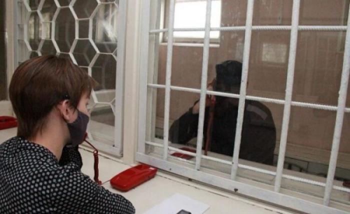 Свидания с заключенными временно запретили в Казахстане