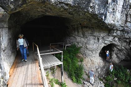 Названы самые впечатляющие пещеры России