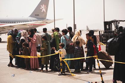 Власти США пообещали не взимать плату за эвакуационные рейсы из Кабула