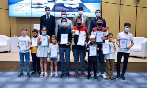 Награждены победители турнира по быстрым шахматам «Кубок Дармена Садвакасова-2021»