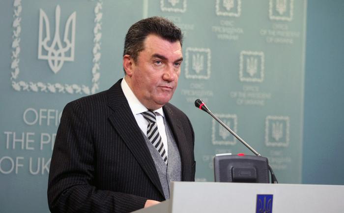 Данилов не смог ответить, за что СНБО ввел санкции против издания 