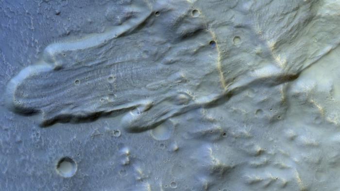 На Марсе засняли масштабный оползень, который видно даже из космоса