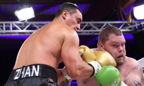 Титульный бой казахстанского супертяжа с победой нокаутом получил понижение в классе