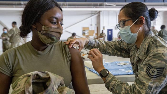 Пентагон обязал военных США вакцинироваться от COVID-19
                26 августа 2021, 14:30