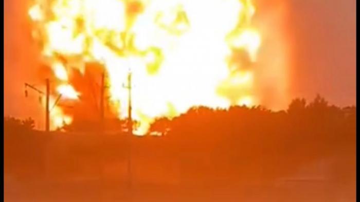Момент взрыва на военном складе в Жамбылской области попал на видео
                26 августа 2021, 21:50