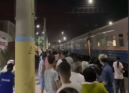 Казахстанцам вернут деньги за билеты на приостановленные поезда в Жамбылской области