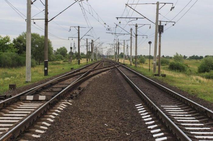 В Жамбылской области после взрывов возобновляется движение поездов