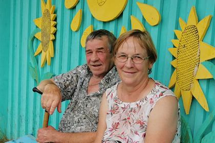 Супруги из Свердловской области получили знак отличия на 50-летие брака