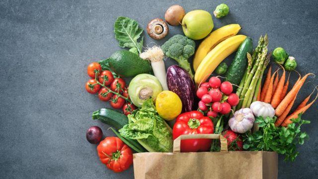 Названы фрукты и овощи, в которых больше всего пестицидов
