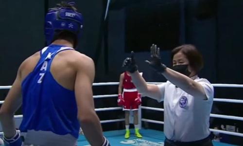 Казахстанский боксер с разбитым носом побывал в нокдауне и проиграл узбеку финал чемпионата Азии