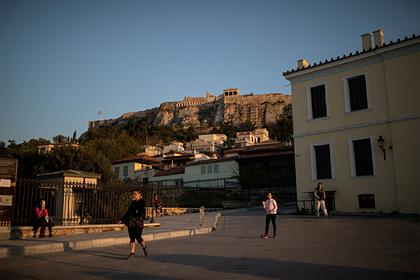 Греция ужесточила ограничительные меры для туристов по всей стране