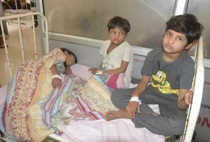 В Индии произошла вспышка неизвестной лихорадки. Уже погибло более полусотни человек, в основном дети