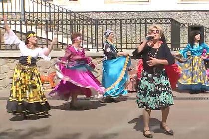 В Чите прошел фестиваль танца пенсионеров
