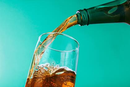 Диетолог предупредила об усиливающих воспалительные процессы напитках