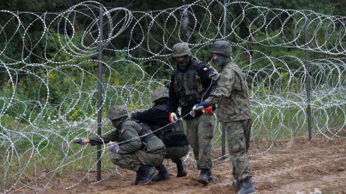 Польша намерена ввести режим ЧП на границе с Беларусью
                01 сентября 2021, 09:44