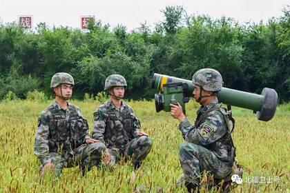 Появились новые снимки «китайского Javelin»