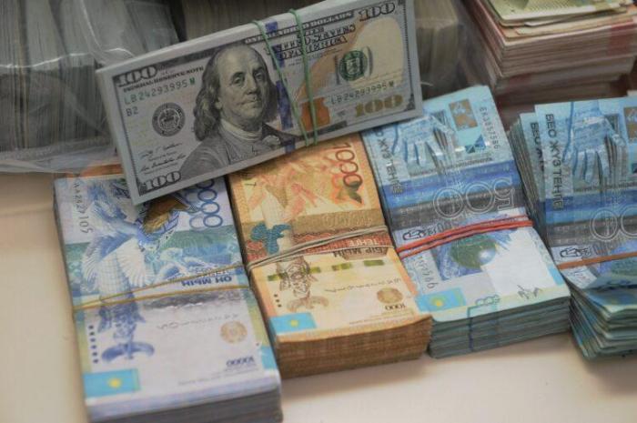 В Казахстане резко снизился курс доллара