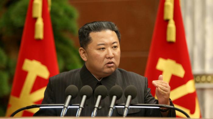 Ким Чен Ын призвал чиновников решить проблему нехватки продовольствия
                03 сентября 2021, 14:30