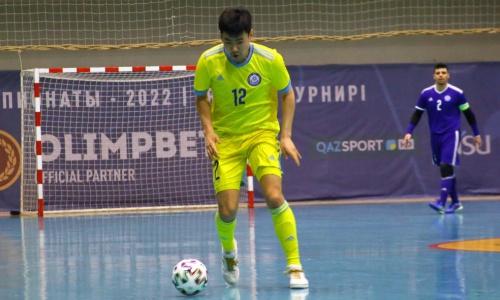 Сборная Казахстана забила четыре гола России перед чемпионатом мира в Литве