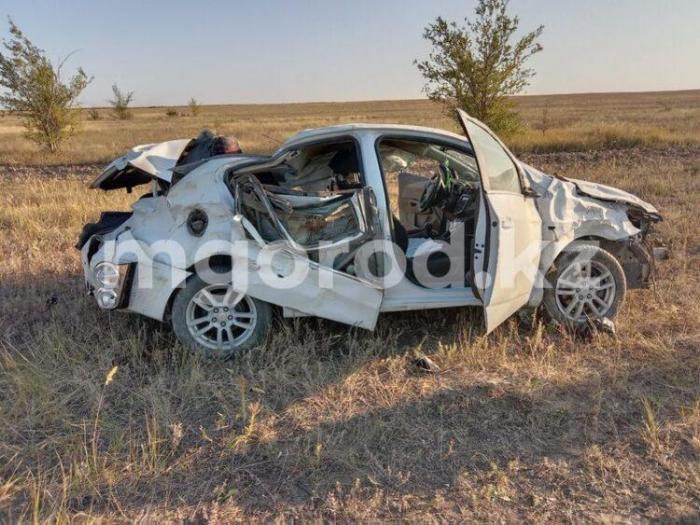 Жуткая авария: два человека погибли при ДТП в Актюбинской области