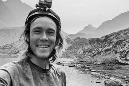 Альпинист решил покорить гору и умер в 200 метрах от вершины из-за отказа легких