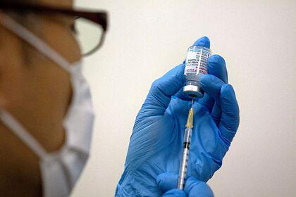 Еще один человек умер в Японии после вакцинации Moderna