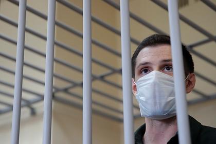 Напавшего на московских полицейских американца поместили в штрафной изолятор