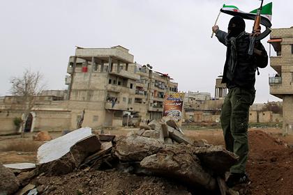 Сирийские боевики сдали правительственным войскам сотни единиц оружия