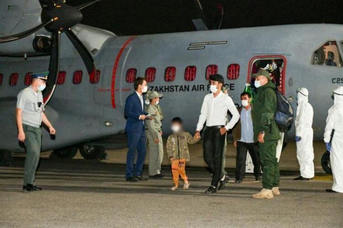 В Казахстан из Афганистана эвакуировали 35 кандасов