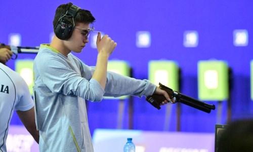 Казахстанец забрал «золото» чемпионата Азии по пулевой стрельбе