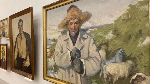 Человек труда в портретах Раимкула Есиркеева: В карагандинском музее открылась выставка художника