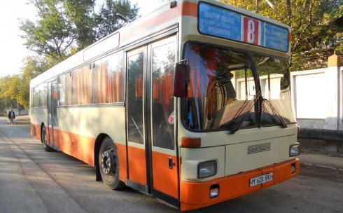 Карагандинские школьники не успевают на уроки из-за нарушений в графике автобуса