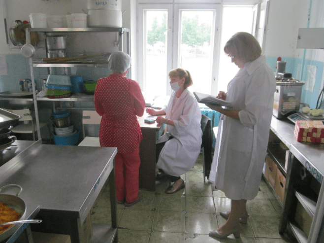 Это не муляж, а еда: на качество обедов пожаловались студенты колледжа в Павлодаре