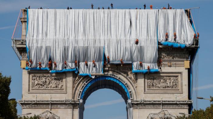 Триумфальную арку в Париже обтянули тканью
                14 сентября 2021, 08:01