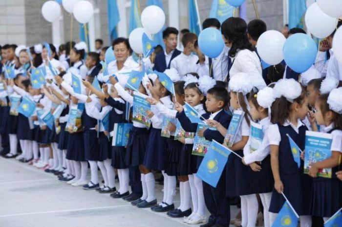 3 000 детей получили помощь от партийцев Nur Otan в рамках республиканской акции «Дорога в школу»