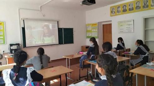 Сельским школьникам преподают английский язык карагандинские волонтёры