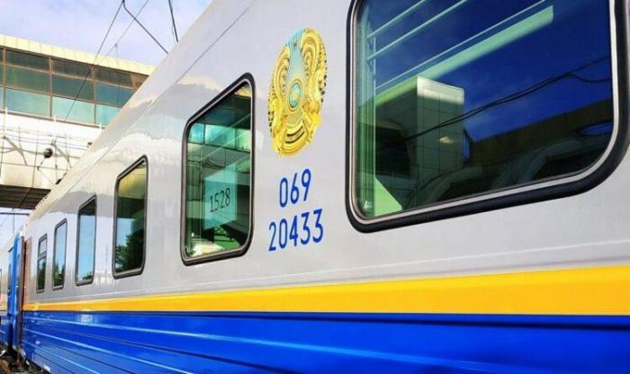 Казахстанца за долг в 31 миллион тенге сняли с поезда