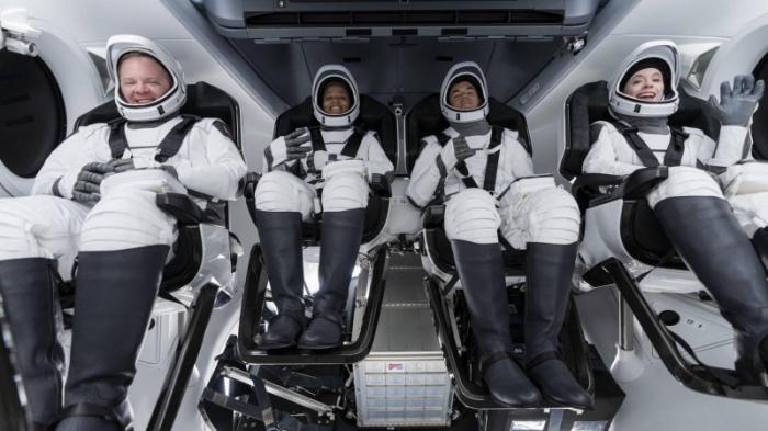 SpaceX опубликовала фото первого гражданского экипажа
                14 сентября 2021, 16:25