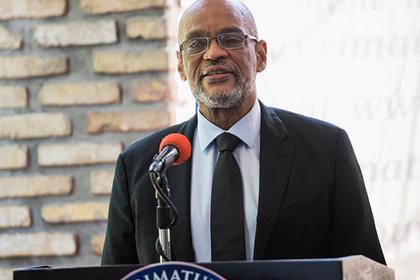 Премьер Гаити уволил обвинившего его в убийстве прокурора