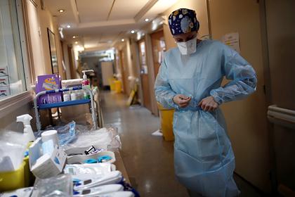 Во Франции три тысячи врачей отстранили от работы из-за отказа от вакцинации