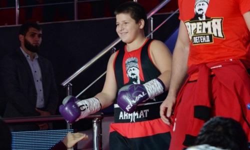 Получивший скандальную победу сын Рамзана Кадырова показал свои боксерские навыки. Видео