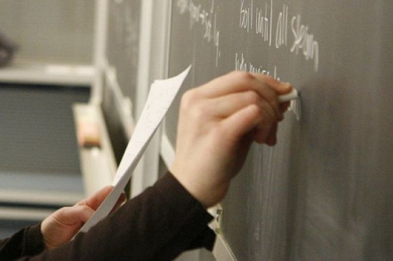 Во всех школах Киева вакцинация учителей составила больше 80%. Какие районы лидируют