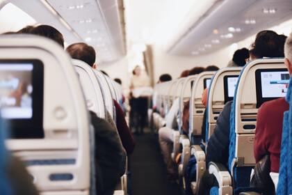 Врач раскрыла риски путешествий на самолетах для беременных женщин