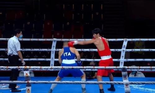 Казахстанский боксёр проиграл итальянцу на ЧМ-2021 среди военнослужащих