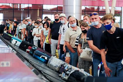 Россияне бросились скупать билеты за границу в бархатный сезон