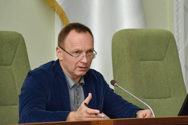 Атрошенко заявил, что местная власть не может устанавливать тарифы из-за противоречий в законодательстве