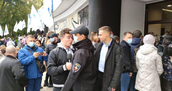Терехов начал свое выдвижение в мэры Харькова со скандала: охрана силой не пускала журналистов на партконференцию, – СМИ